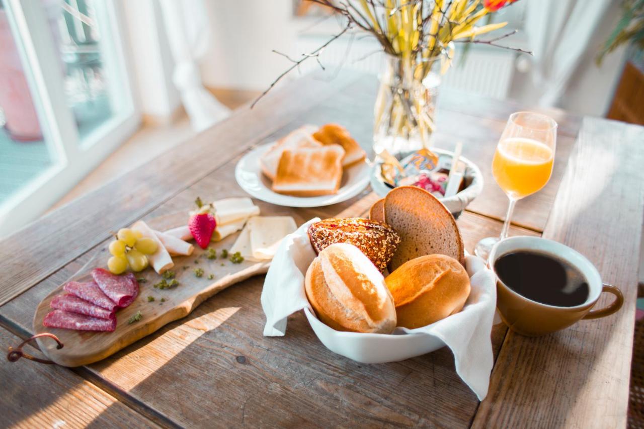 Bed & Breakfast Unter Den Linden Hungen Екстер'єр фото